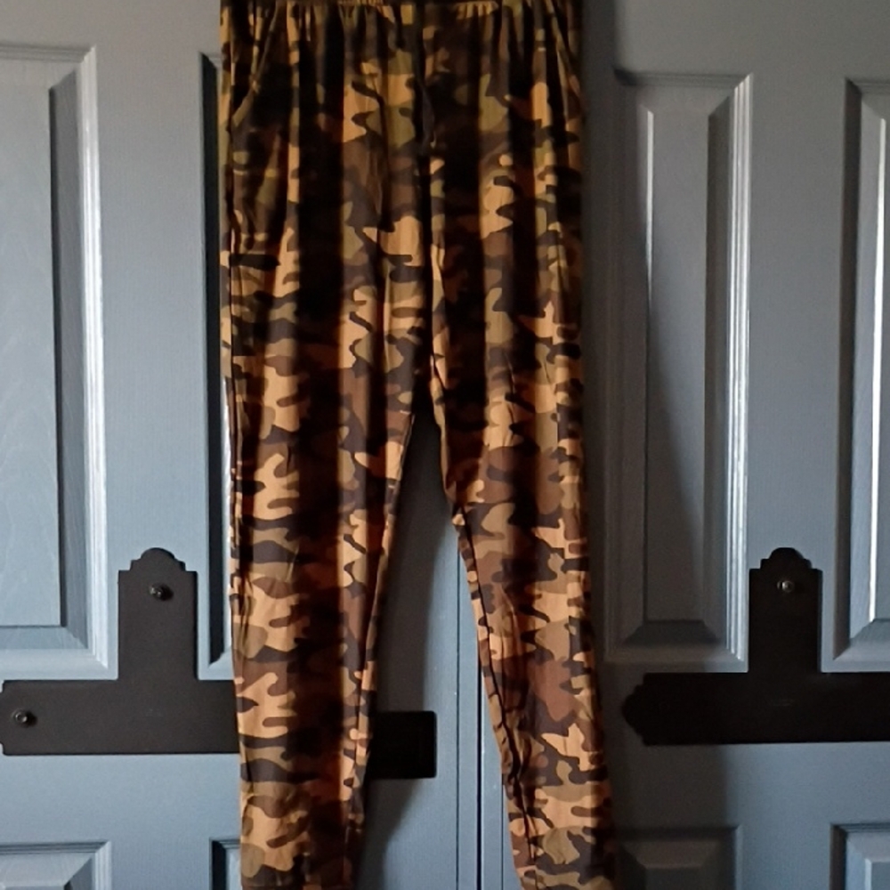New Mix Camouflage Track Pants